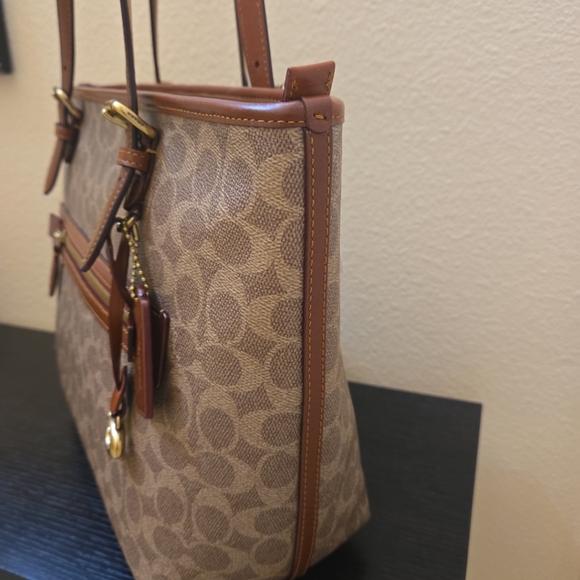 Coach Taylor Shoulder Bag In Signature Canvas - Picture 8 of 13